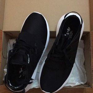 Adidas women Tubular viral shoes